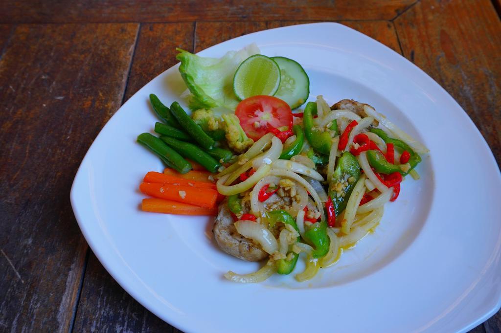 Yulia 2 Homestay Sanur Luaran gambar